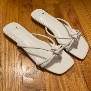 Marc Fisher White Slides